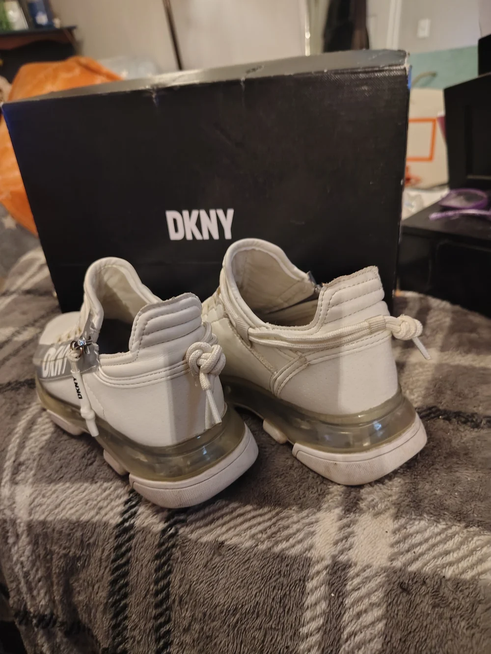 Dkny men’s sneakers